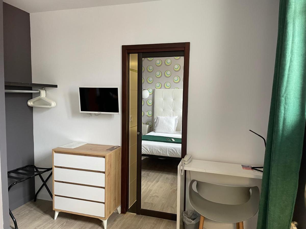 Hotel Mirano Биарриц Экстерьер фото